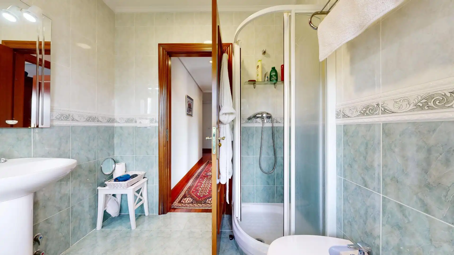 Baño de Casa adosada en venta en Zalla  con Calefacción, Jardín privado y Terraza