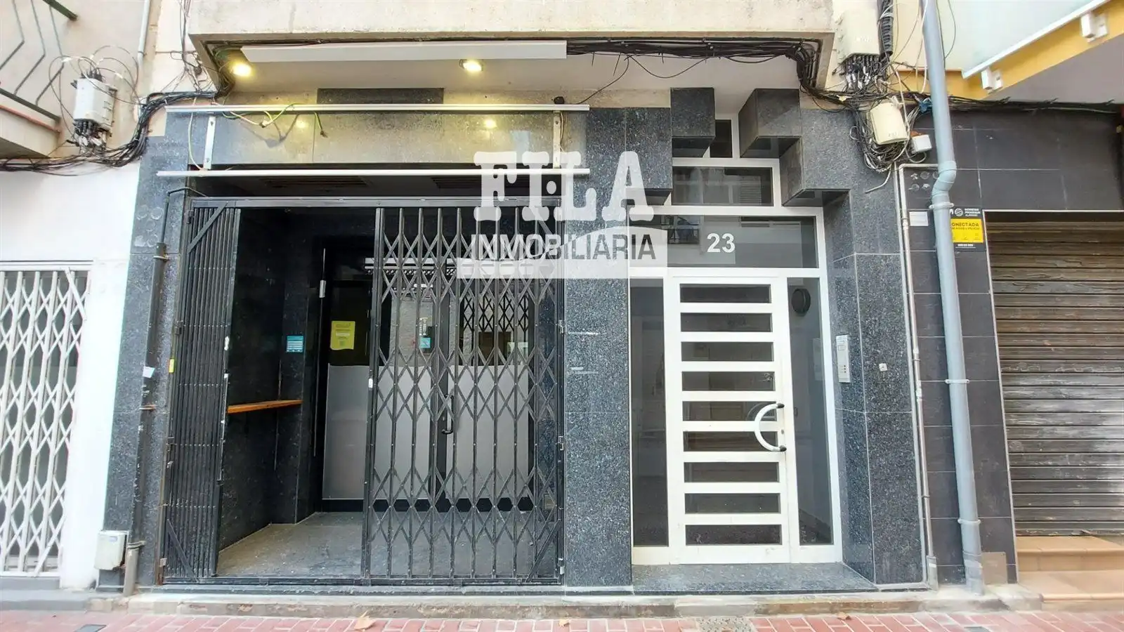 Vista exterior de Local en venda en Calafell