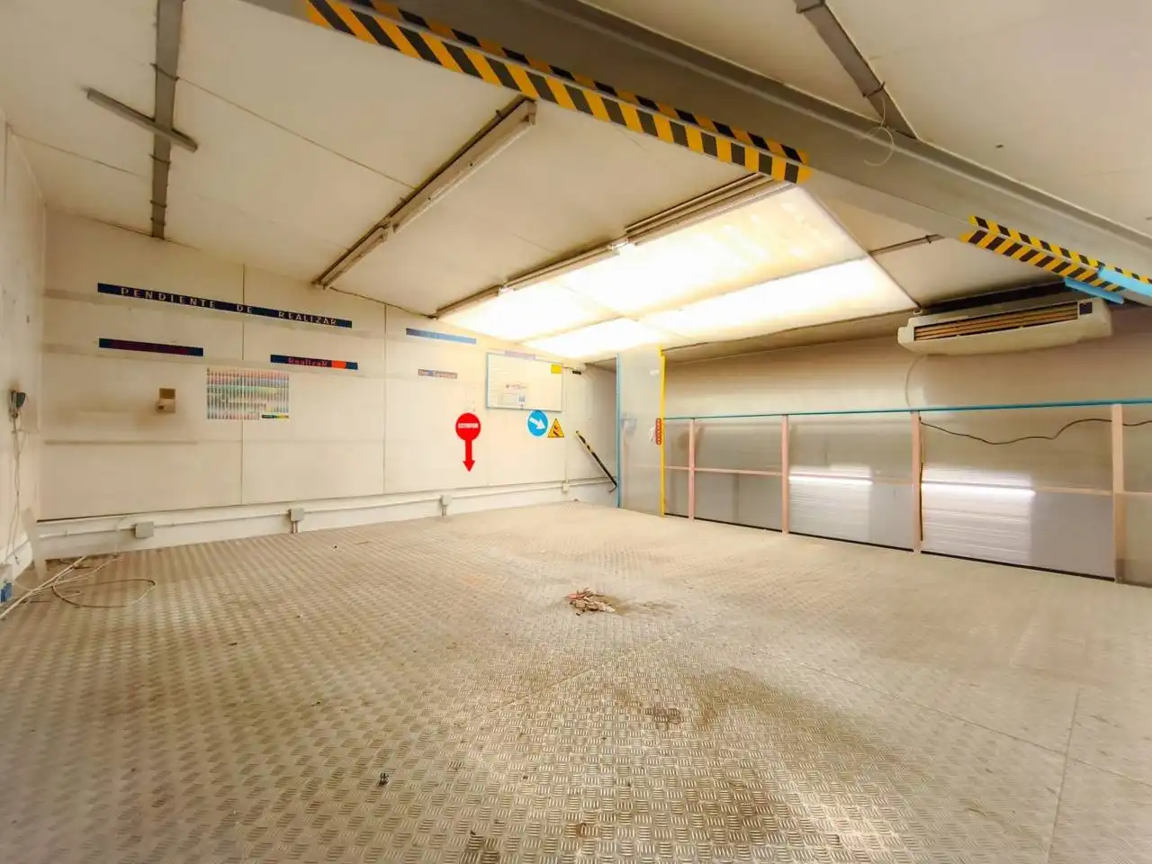 Aparcament de Nau industrial en venda en Burgos