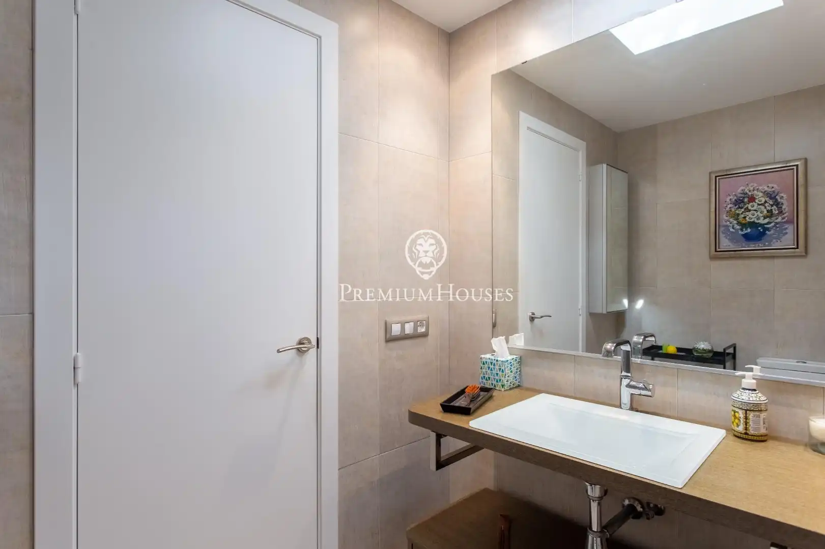 Bathroom of Houses for sale in Argentona  with Air Conditioner, Heating and Swimming Pool