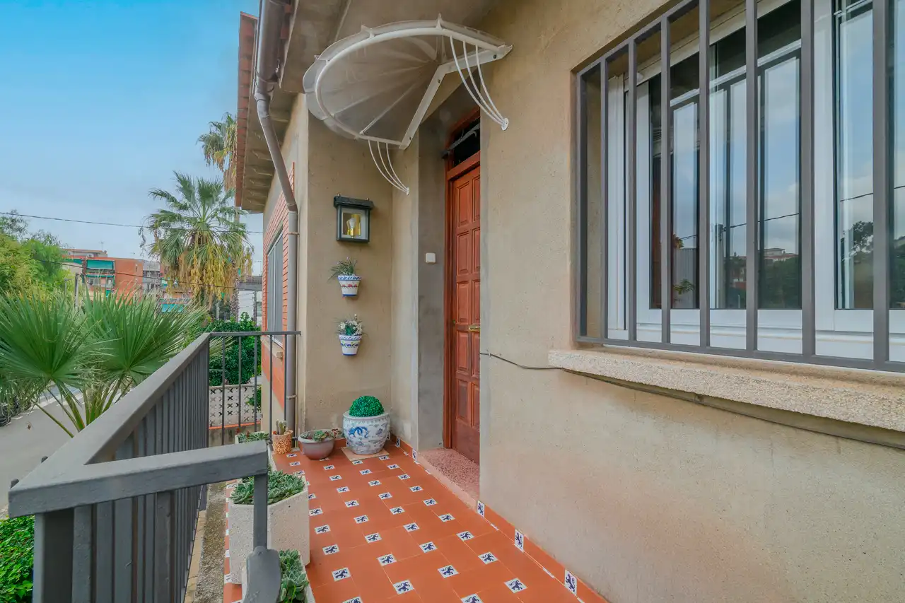 Vista exterior de Casa o xalet en venda en Gavà amb Aire condicionat, Calefacció i Terrassa