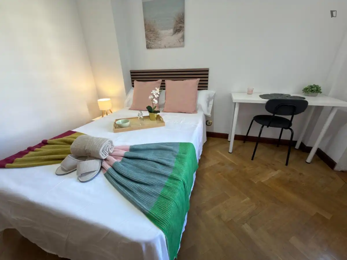 Bedroom of Apartments for share in Madrid  with Heating, Furnished and Internet