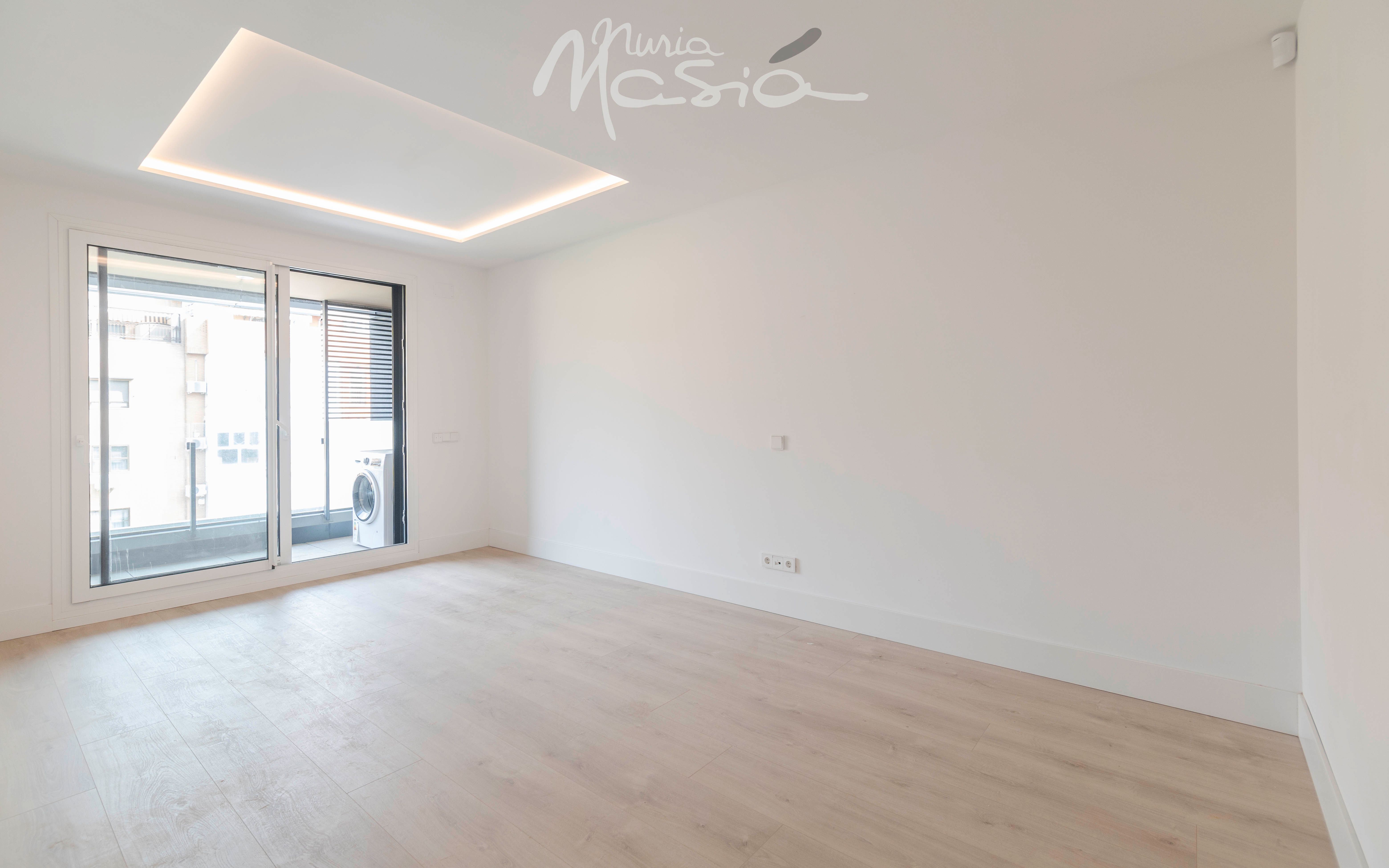 Bedroom of Flat for sale in  Madrid Capital  with Air Conditioner, Terrace and Storage room