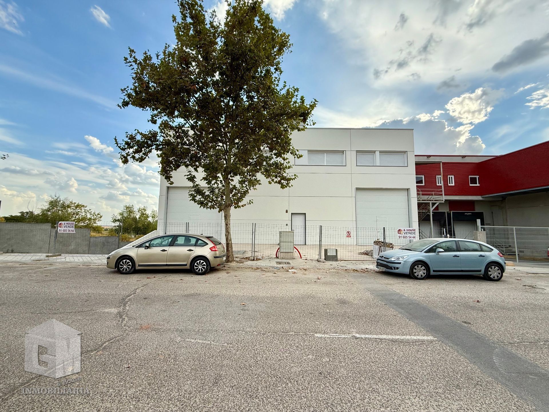 Exterior view of Industrial buildings for sale in Arroyomolinos (Madrid)