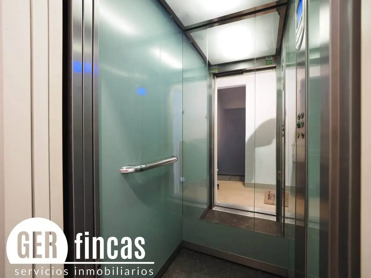 Flat with terrace for sale in Calle Sant Marc, imagen 30