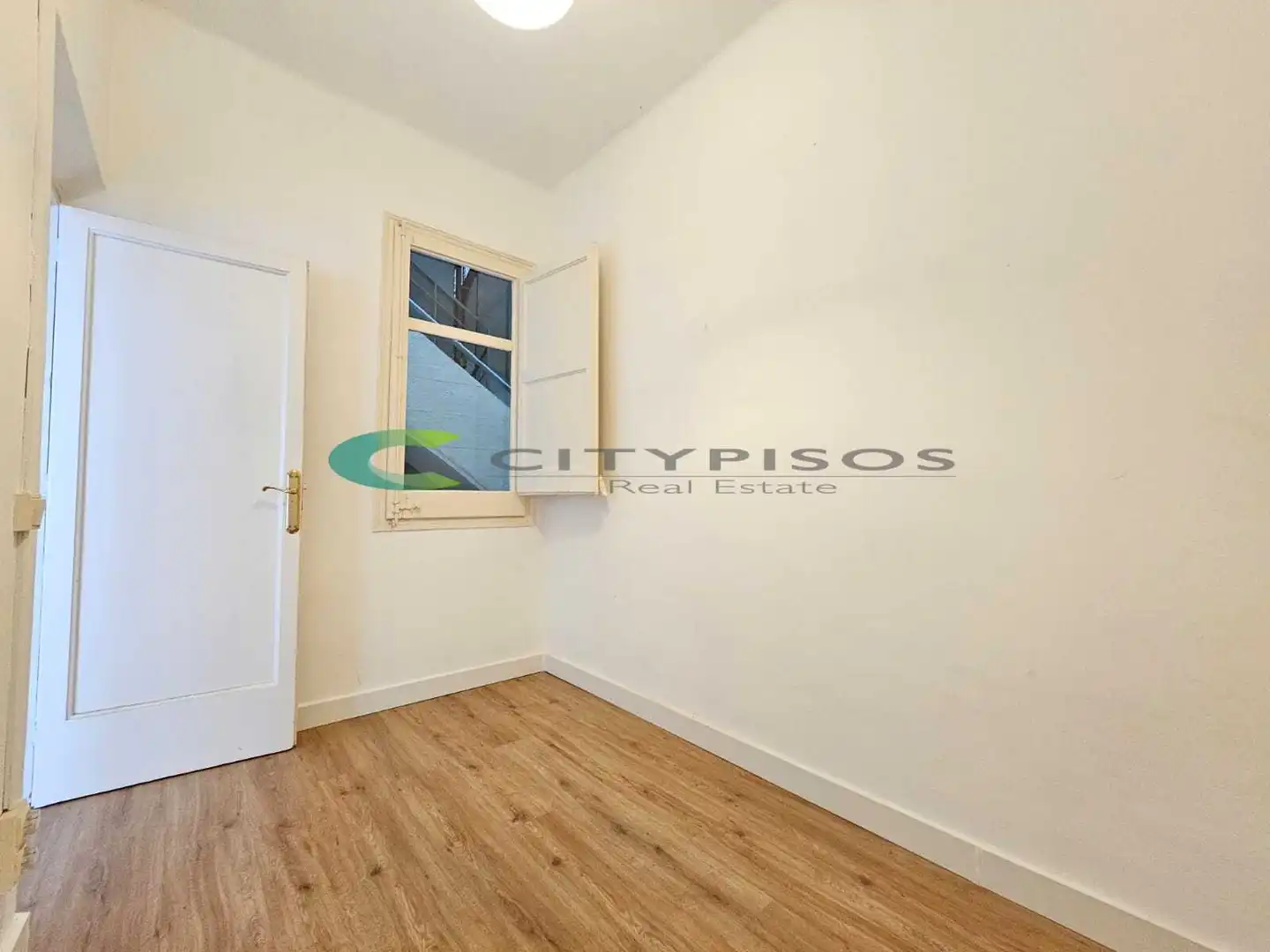 Bedroom of Flat for sale in Barcelona  with Heating, Parquet flooring and Oven