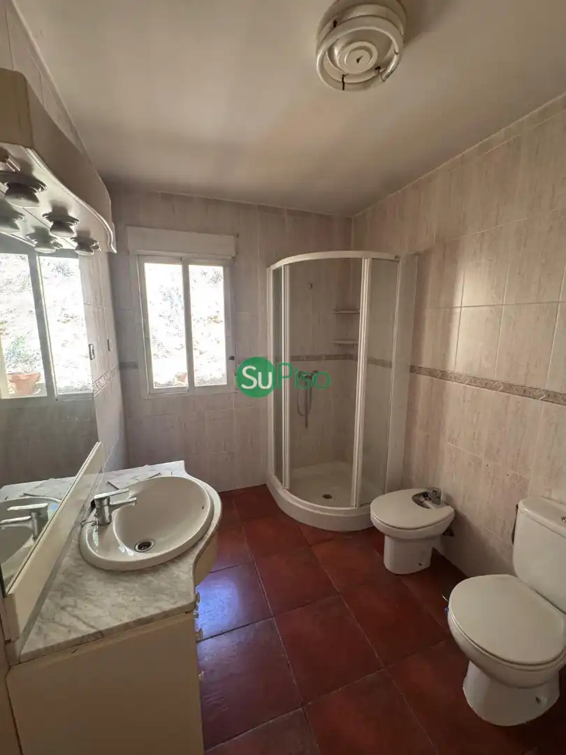 Bany de Casa o xalet en venda en San Martín de Valdeiglesias amb Jardí privat