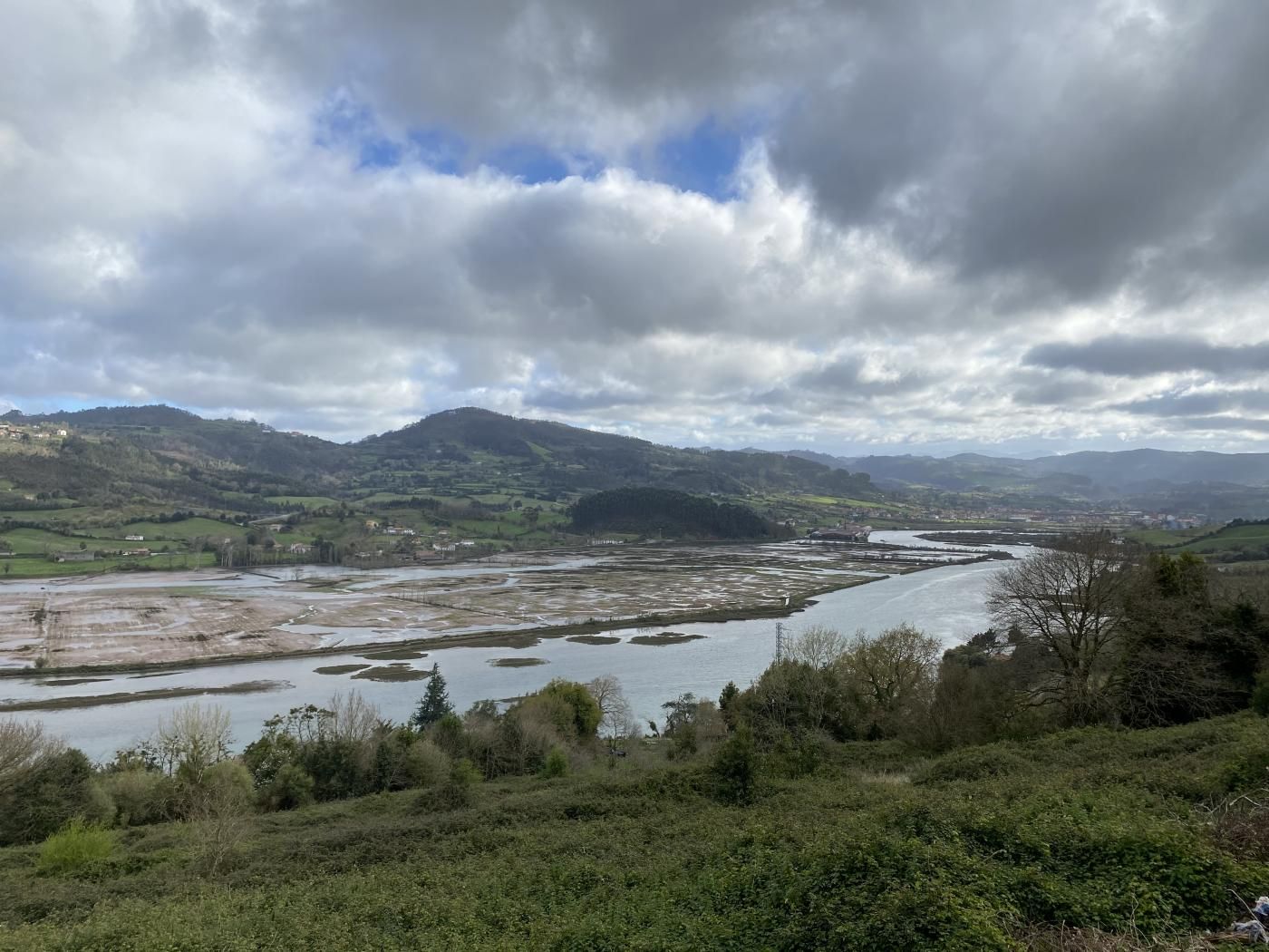 Vista exterior de Casa o xalet en venda en Villaviciosa amb Jardí privat