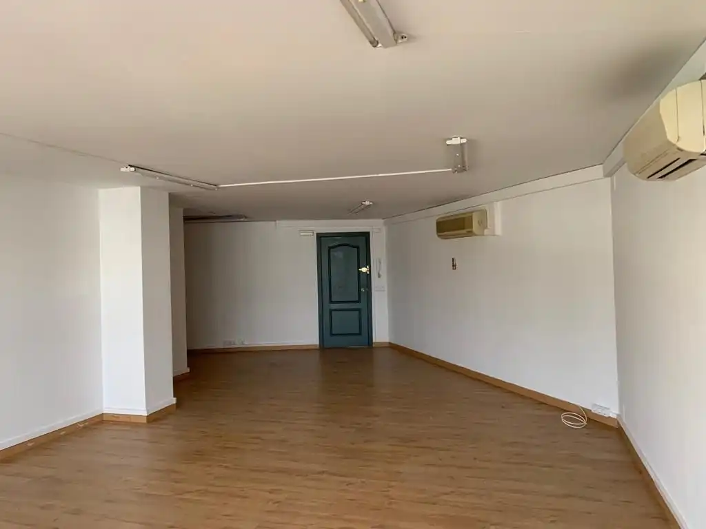 Büro zur Miete in Avinguda Enric Valor, 3, El Castell