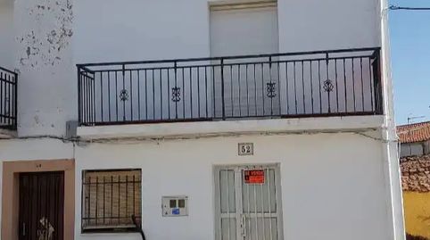 Foto 2 de Casa adosada en venta en Calle Constitución, 26, Aldeacentenera, Cáceres