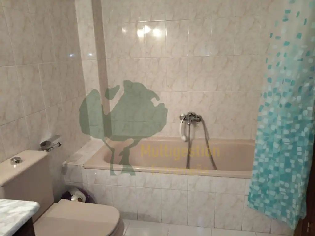 Baño de Apartamento en venta en Cáceres