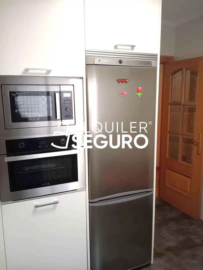Cuina de Pis de lloguer en Valladolid amb Calefacció i Moblat