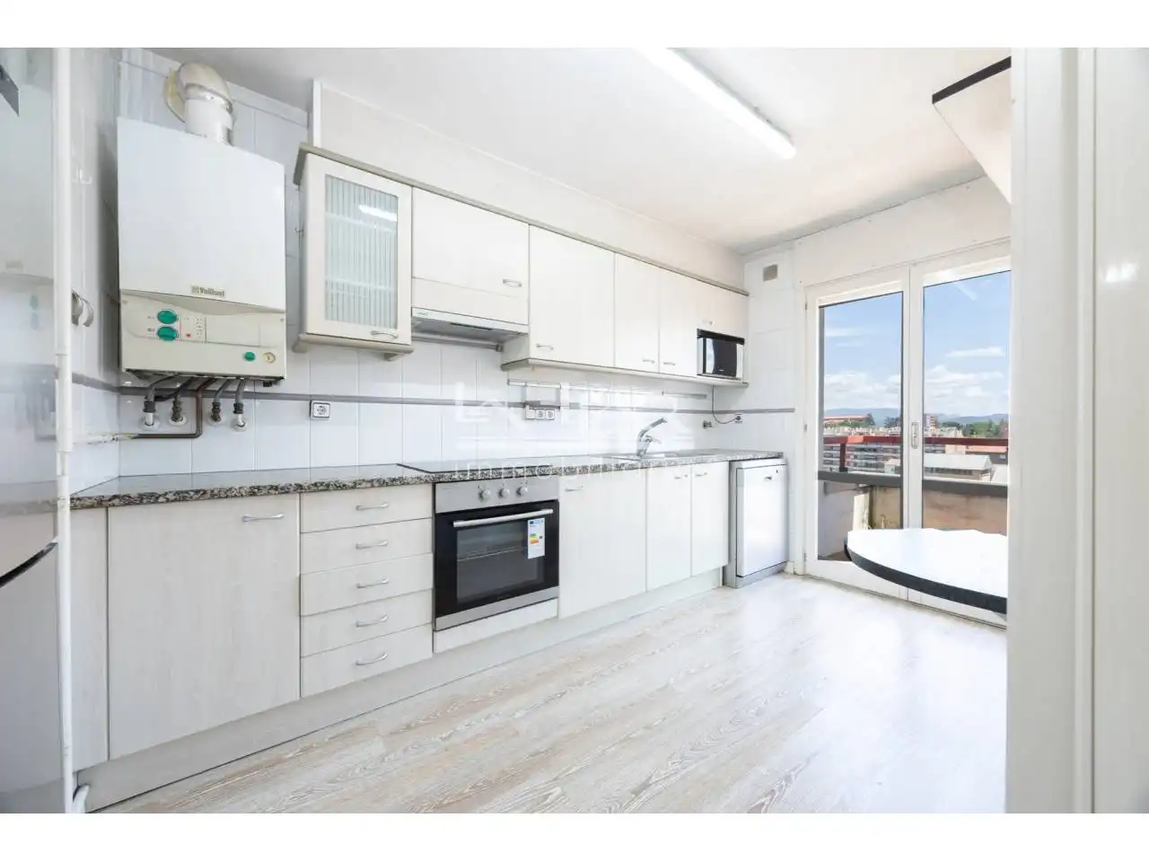 Kitchen of Flat for sale in Vic  with Heating, Parquet flooring and Storage room