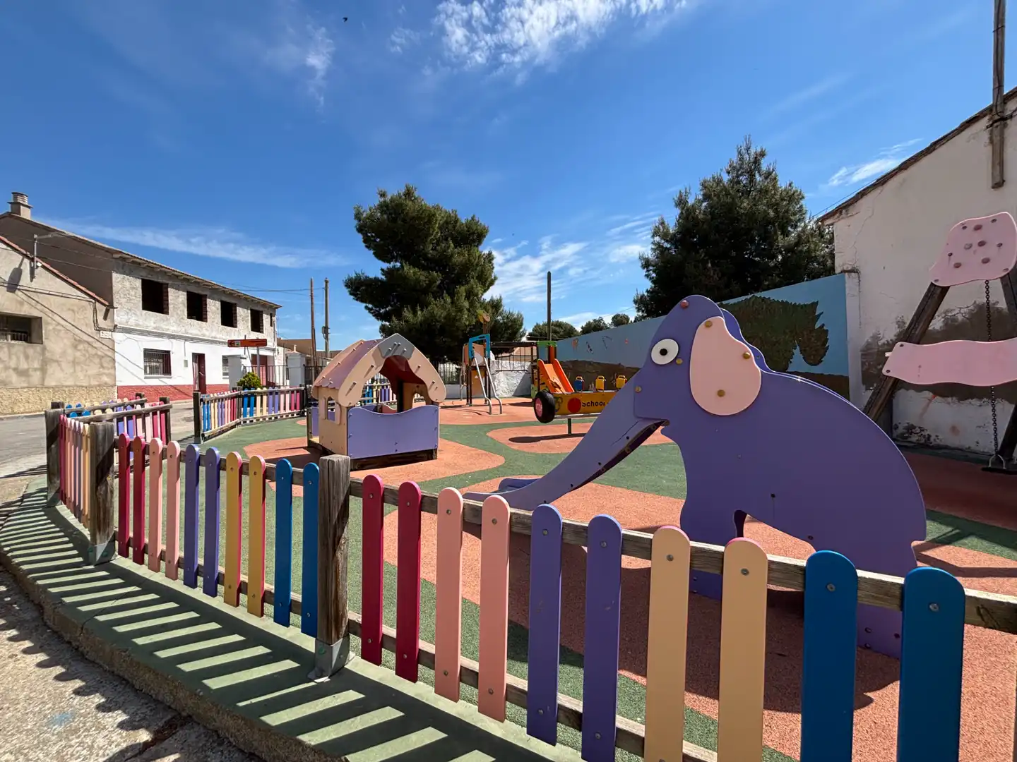 Vista exterior de Casa o xalet en venda en Monegrillo amb Jardí privat, Terrassa i Moblat