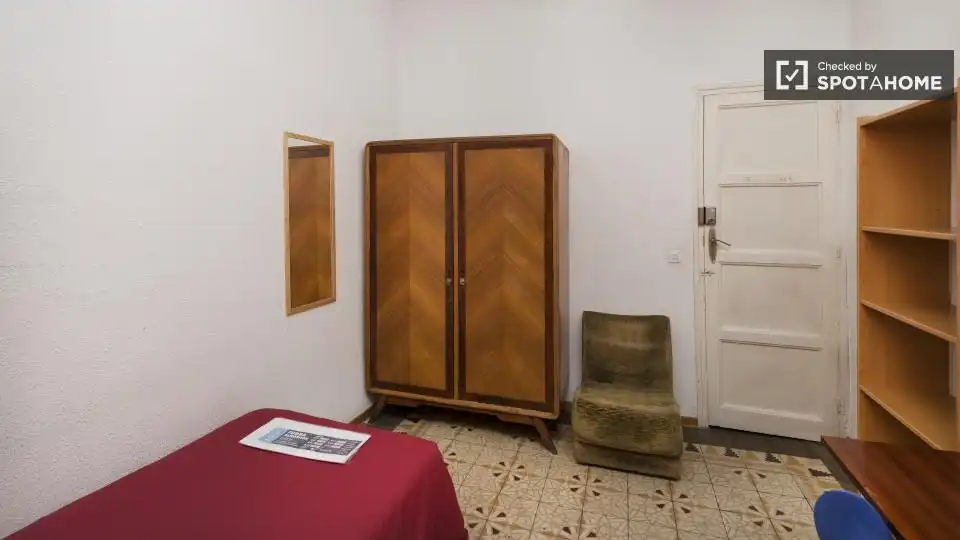 Bedroom of Flat for share in Madrid  with Air Conditioner, Heating and Terrace