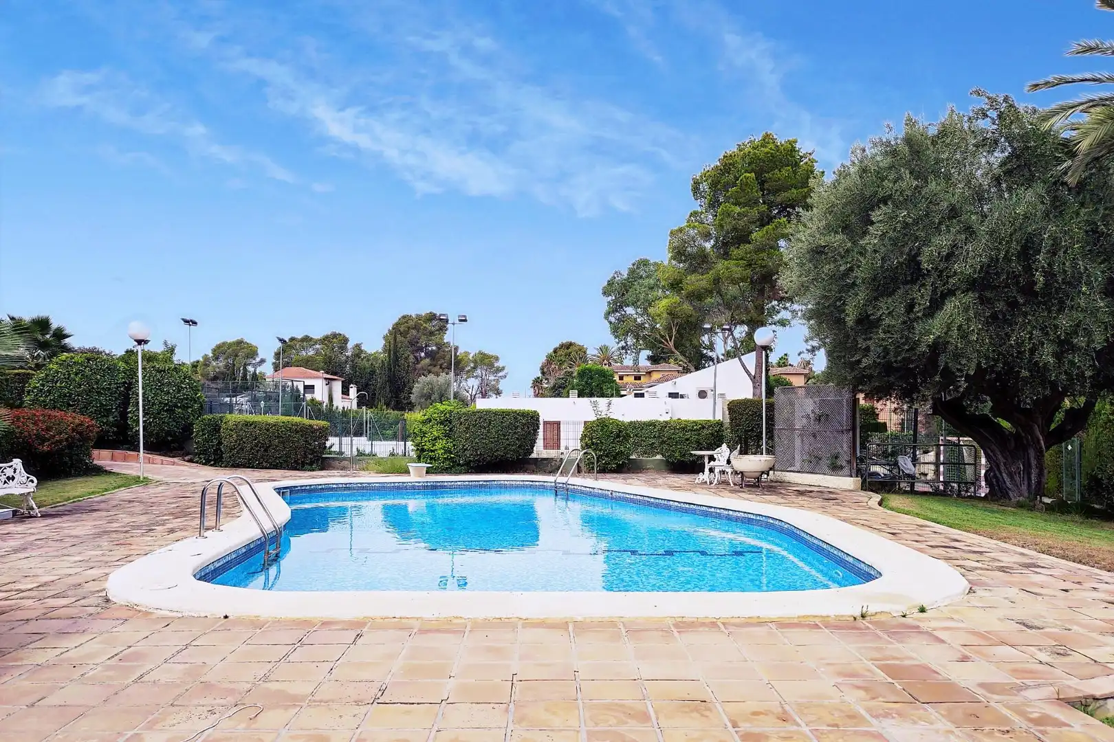 Swimming pool of Houses for sale in L'Eliana  with Air Conditioner, Heating and Private garden