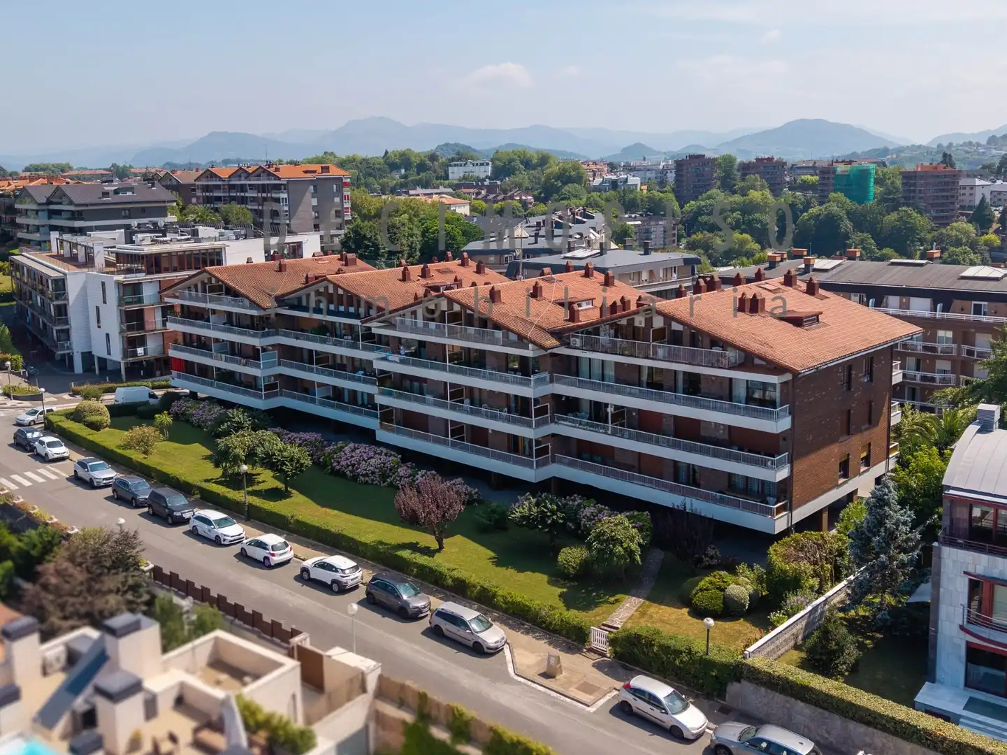 Vista exterior de Dúplex en venda en Donostia - San Sebastián  amb Calefacció, Terrassa i Traster