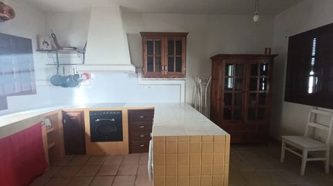 Foto 2 de Casa adosada en venta en Calle Humilladero, 34, Socuéllamos, Ciudad Real
