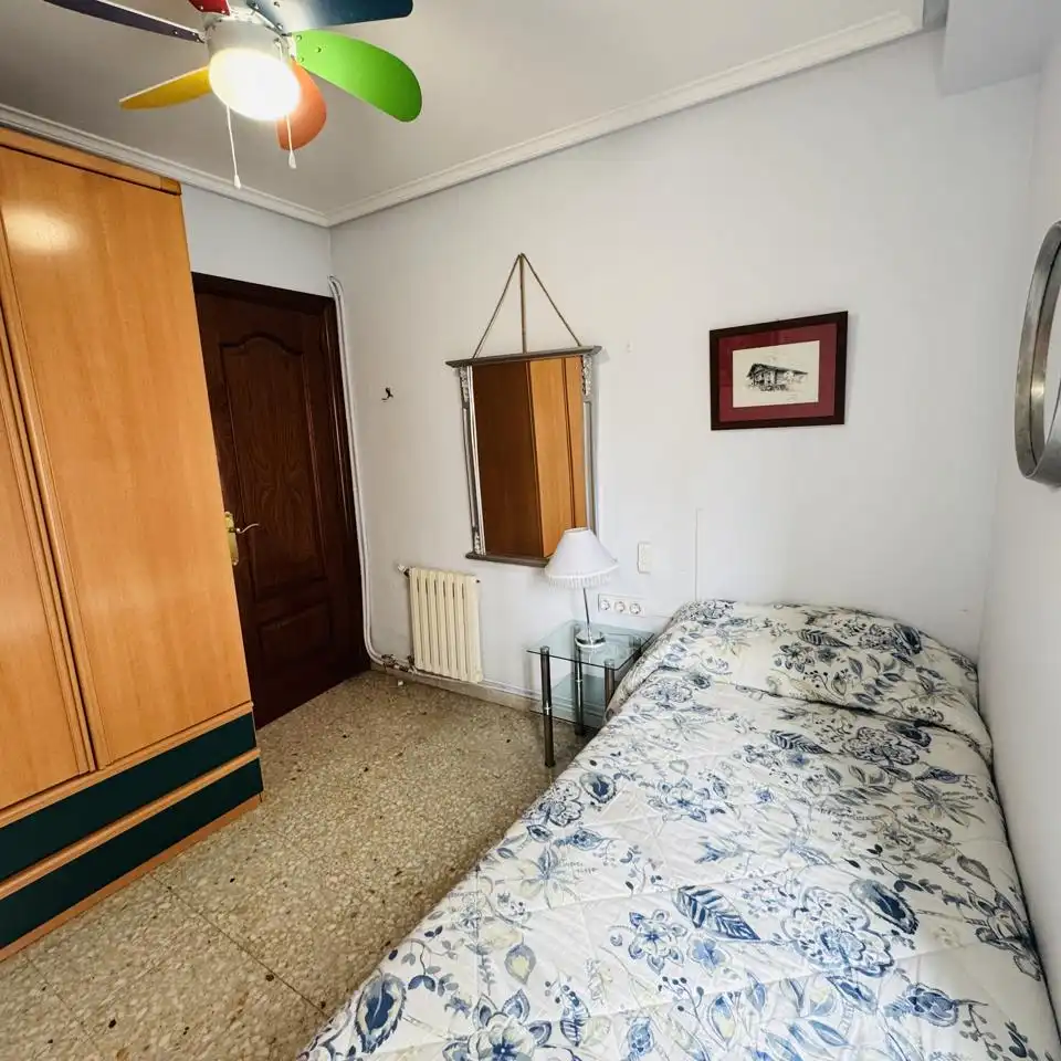 Flat for sale in De Cesáreo Alierta, La Granja