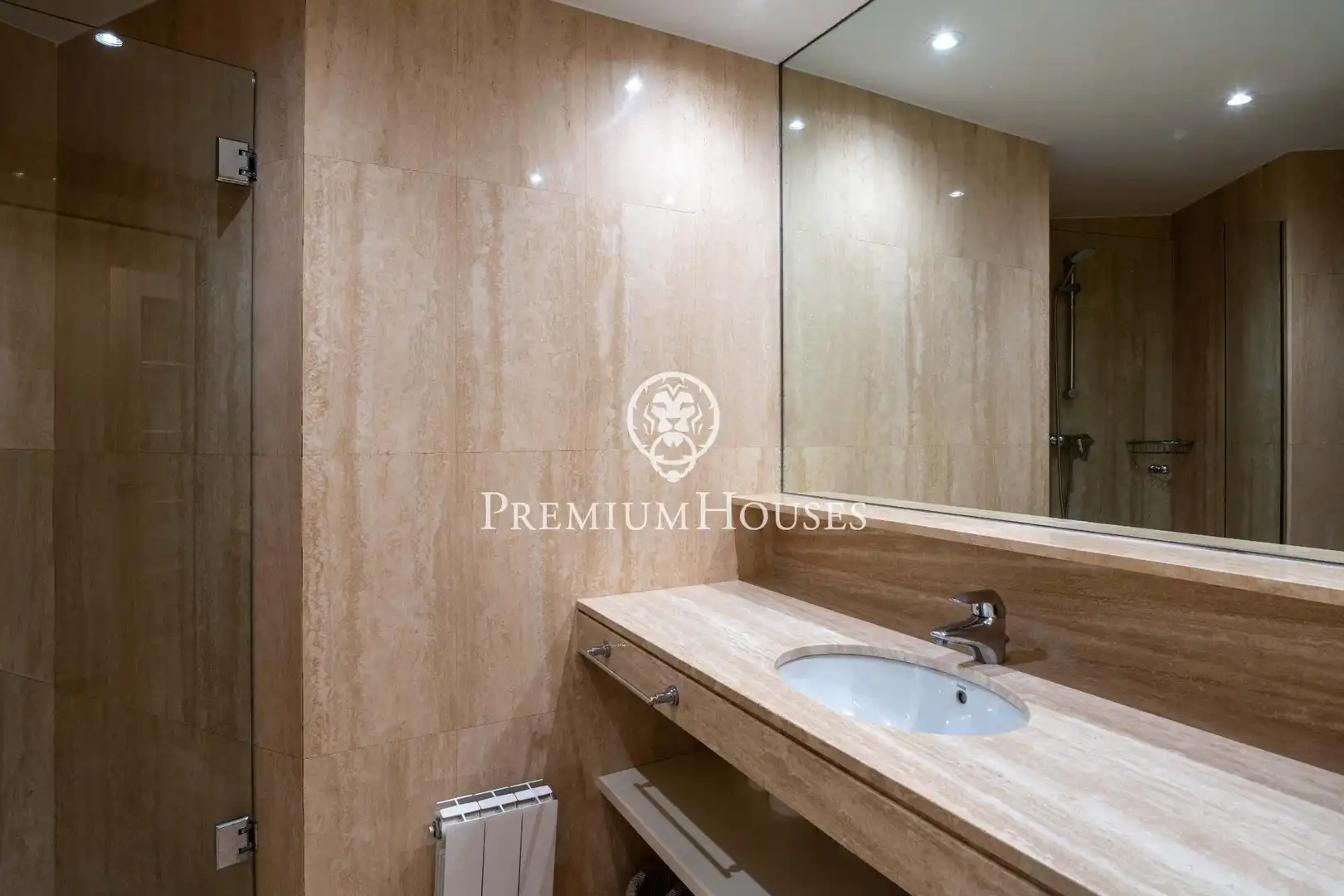 Bathroom of Ground floor for sale in Sitges  with Air Conditioner, Heating and Private garden