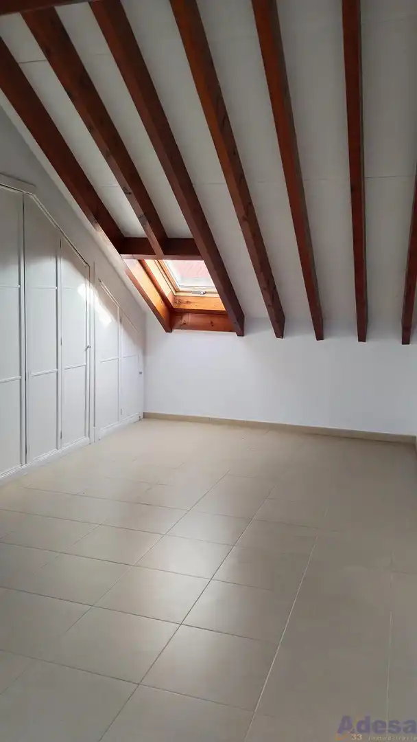 Dúplex en venta en Navalcarnero con Calefacción, Balcón y Piscina comunitaria