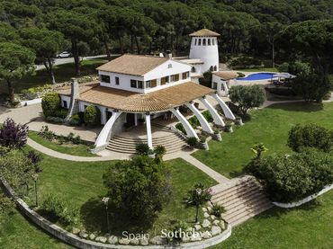 Casa amb piscina en venda a Calle el Palomar