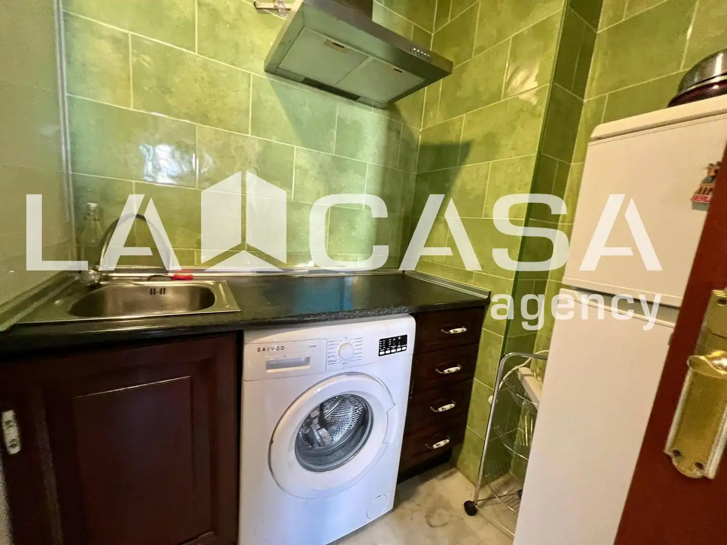 Kitchen of Flat for sale in Dos Hermanas  with Air Conditioner and Furnished