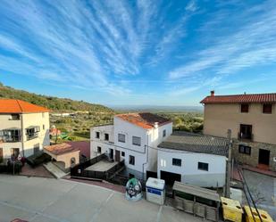 Außenansicht von Haus oder Chalet zum verkauf in Arroyomolinos de la Vera mit Terrasse und Balkon