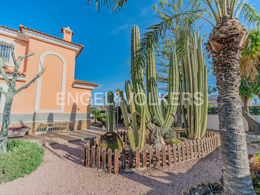 Terrace of Houses for sale in San Vicente del Raspeig / Sant Vicent del Raspeig  with Air Conditioner, Heating and Private garden