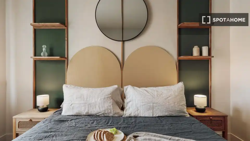 Dormitori de Apartament per a compartir en Barcelona amb Aire condicionat, Terrassa i Moblat
