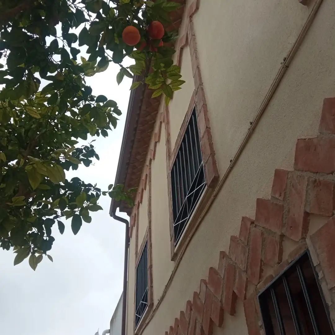 Vista exterior de Casa o xalet en venda en Córdoba amb Aire condicionat, Terrassa i Balcó
