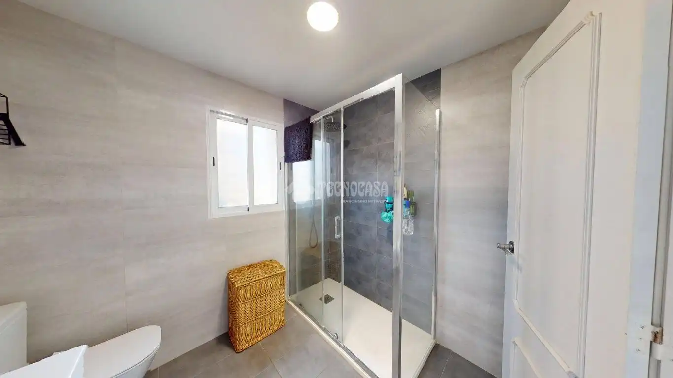 Baño de Piso en venta en Valencia con Aire acondicionado, Calefacción y Balcón