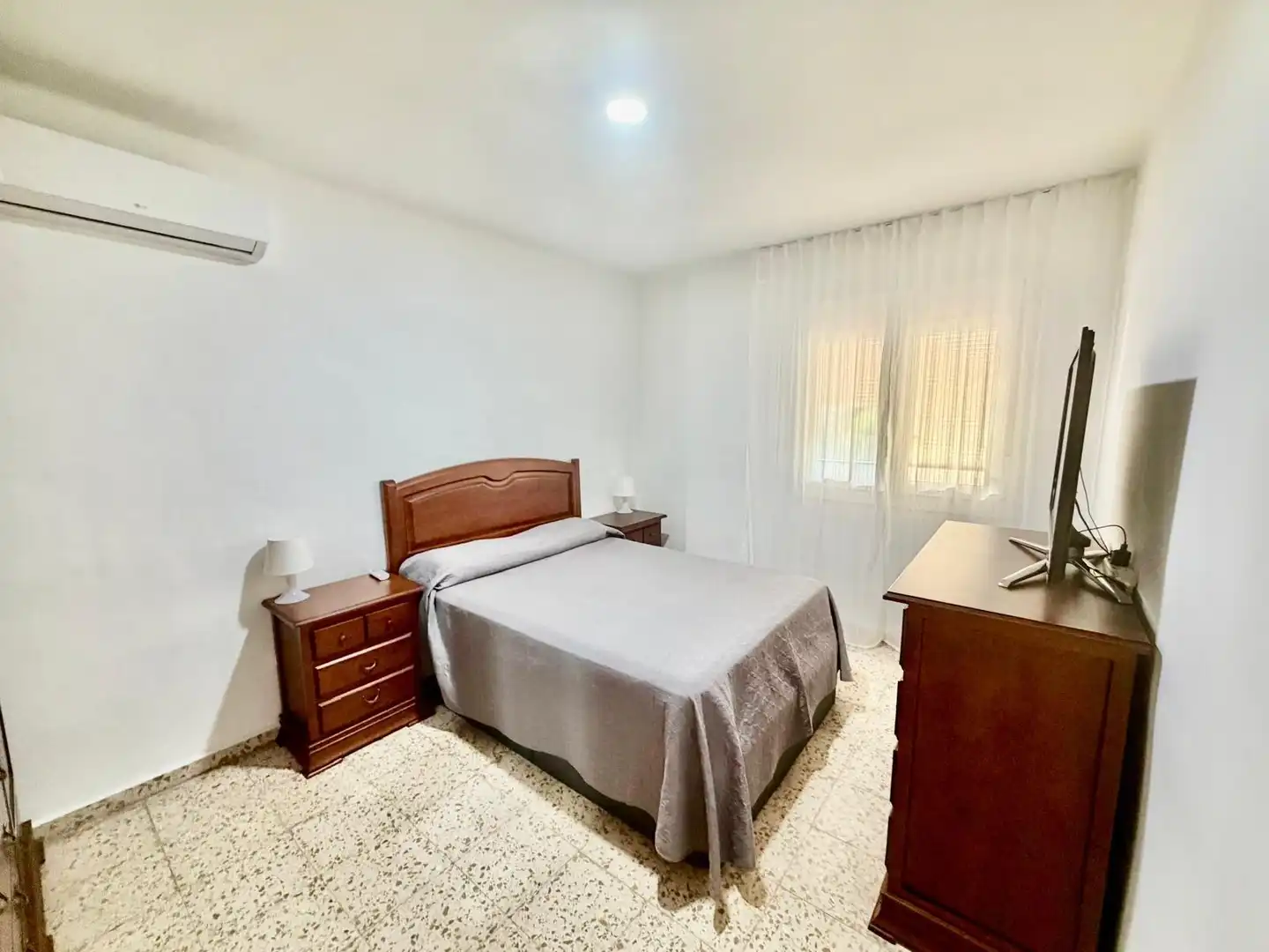 Schlafzimmer von Wohnung zum Verkauf in Málaga mit Klimaanlage, Privatgarten und Möbliert