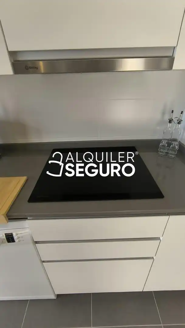 Piso de alquiler en Sevilla con Aire acondicionado, Trastero y Piscina
