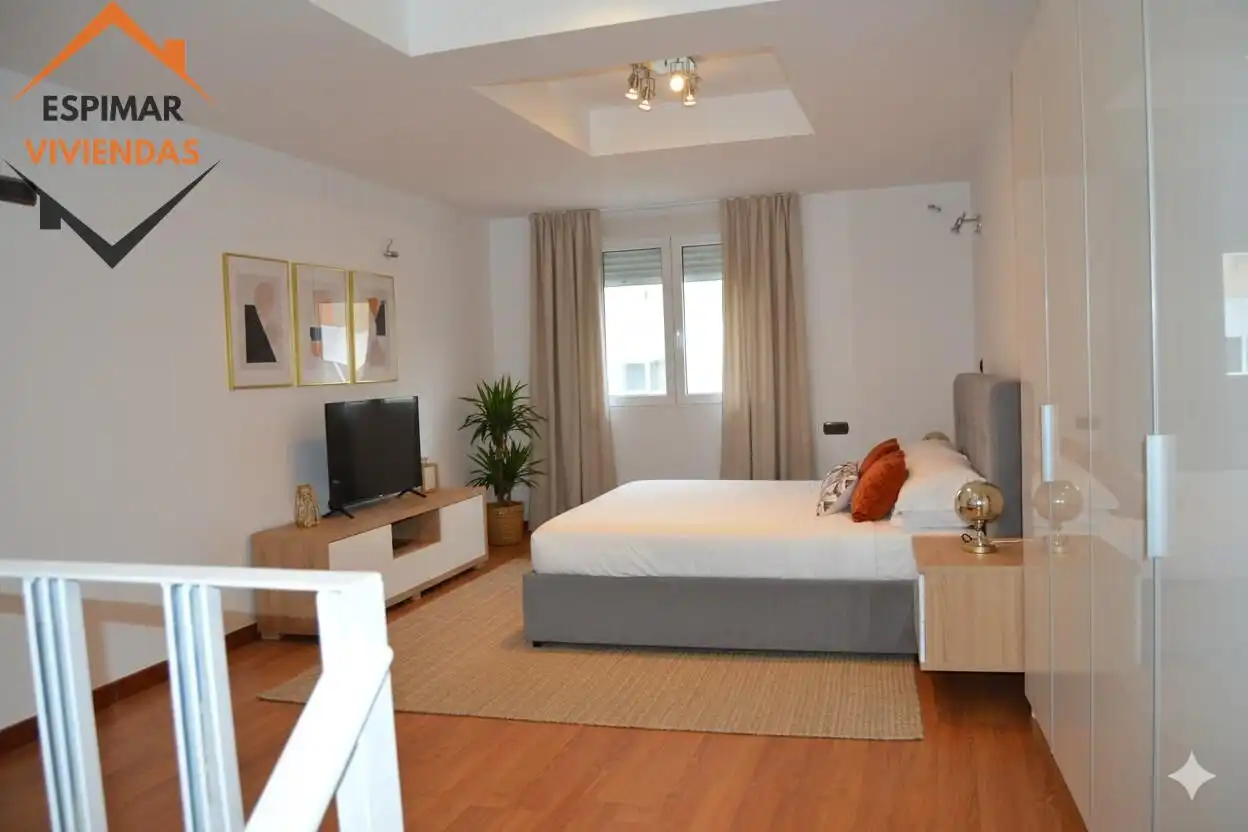 Schlafzimmer von Büro zum Verkauf in Zaragoza