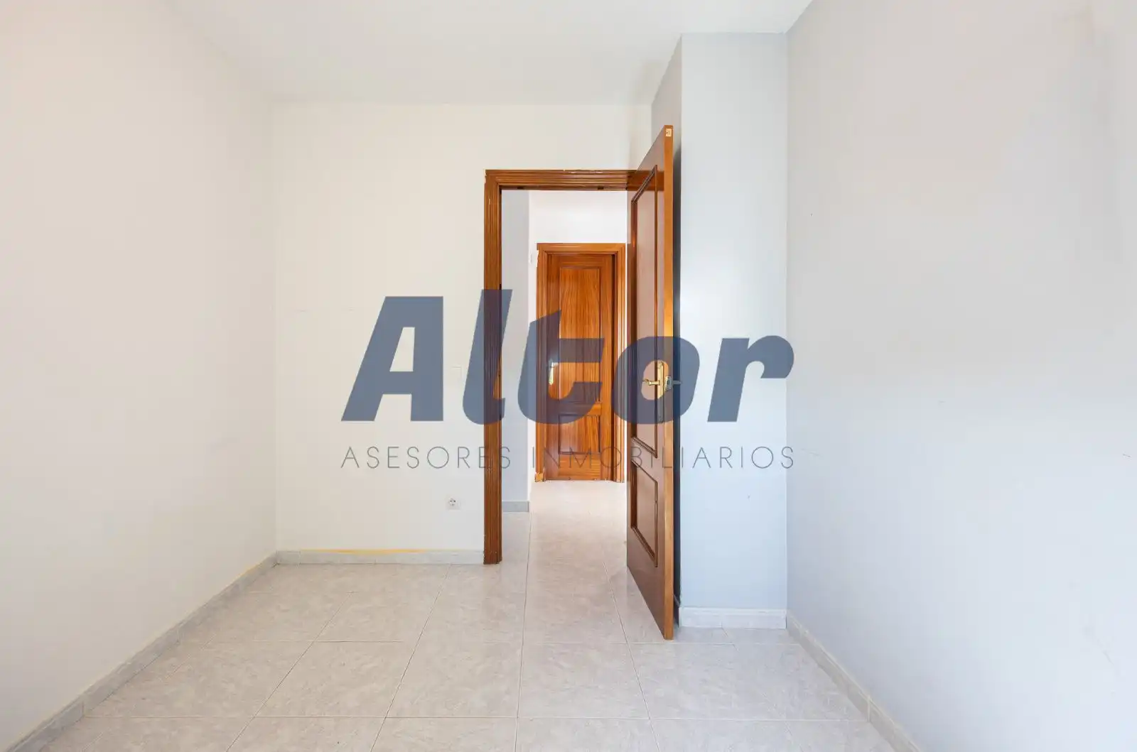 Schlafzimmer von Dachboden zum Verkauf in Fuenlabrada mit Heizung, Terrasse und Alarm