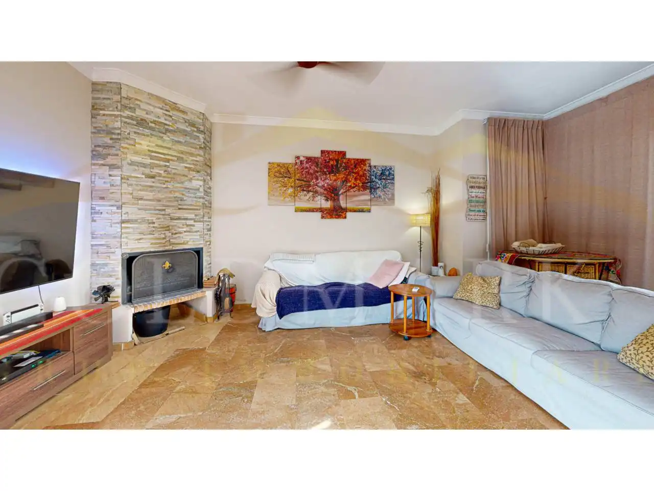 Sala d'estar de Casa o xalet en venda en Corbera de Llobregat amb Aire condicionat, Calefacció i Jardí privat