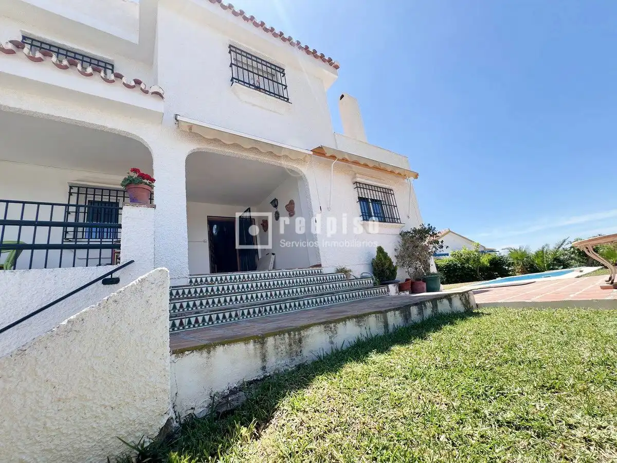 Vista exterior de Casa o chalet en venta en Vélez-Málaga