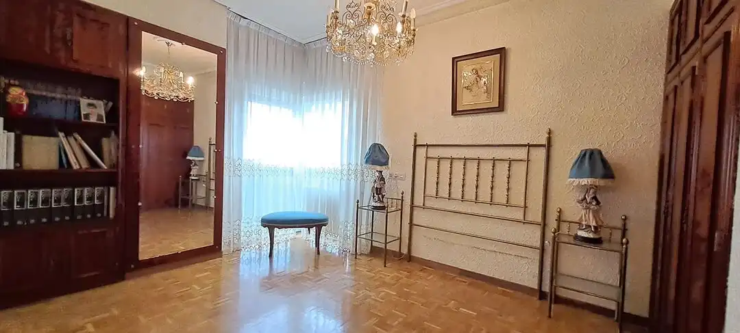 Schlafzimmer von Wohnung zum Verkauf in Vitoria - Gasteiz mit Heizung und Abstellraum