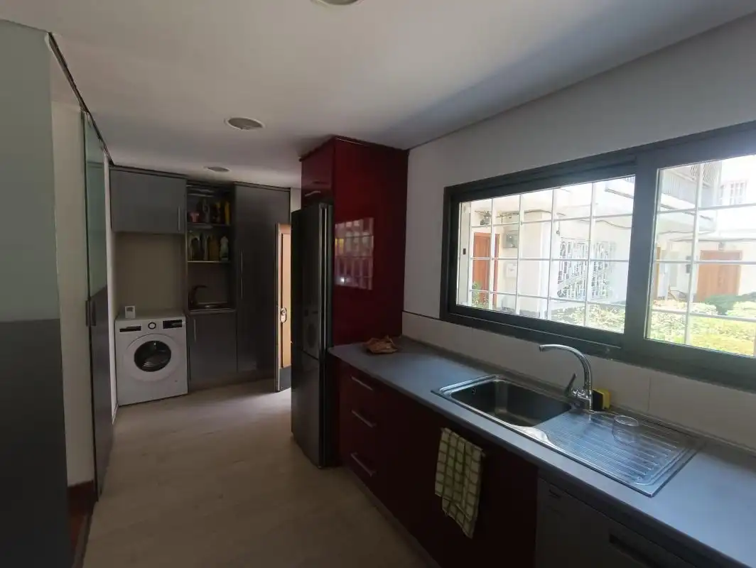 Cocina de Casa adosada en venta en Madrid con Aire acondicionado, Calefacción y Terraza