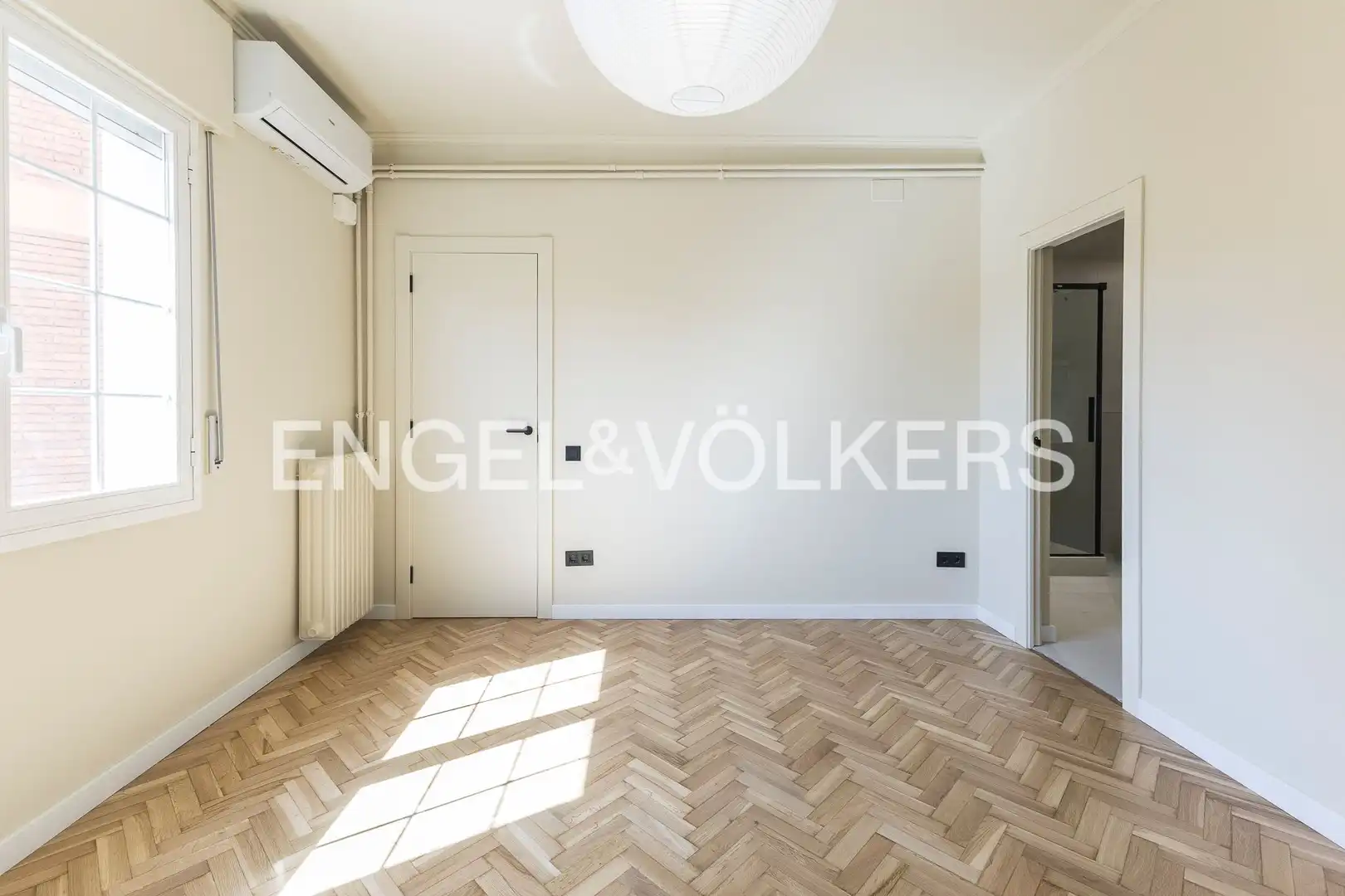 Bedroom of Flat for sale in Barcelona  with Air Conditioner, Heating and Parquet flooring