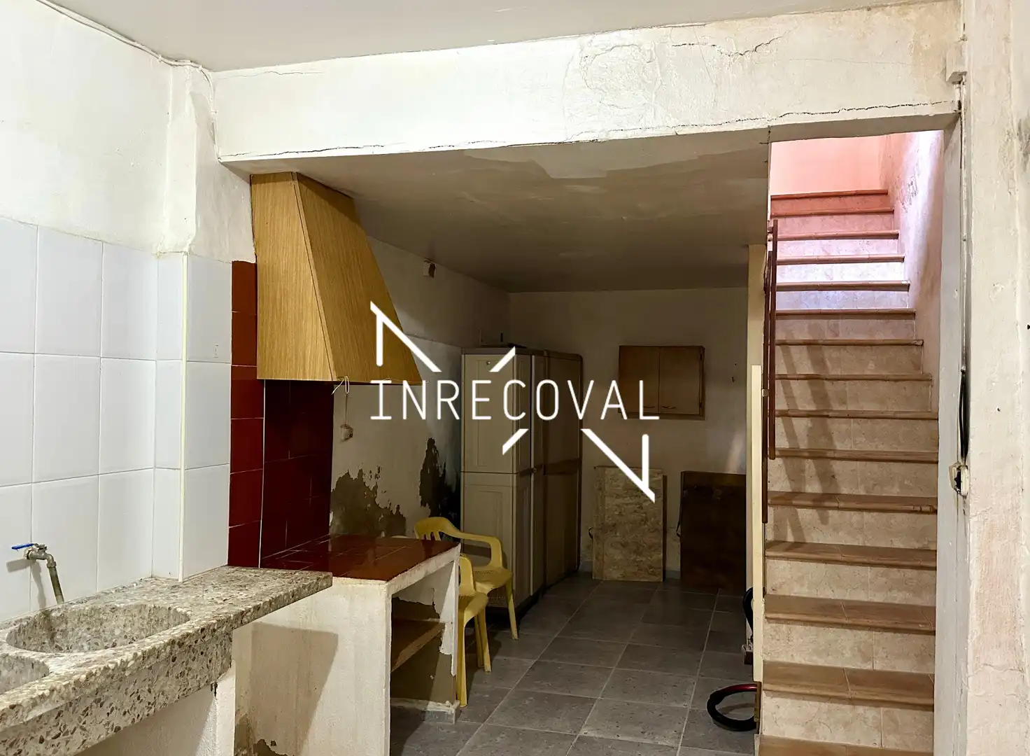 Casa aparellada amb terrassa en venda a Carrer de Cantarrana, imagen 8