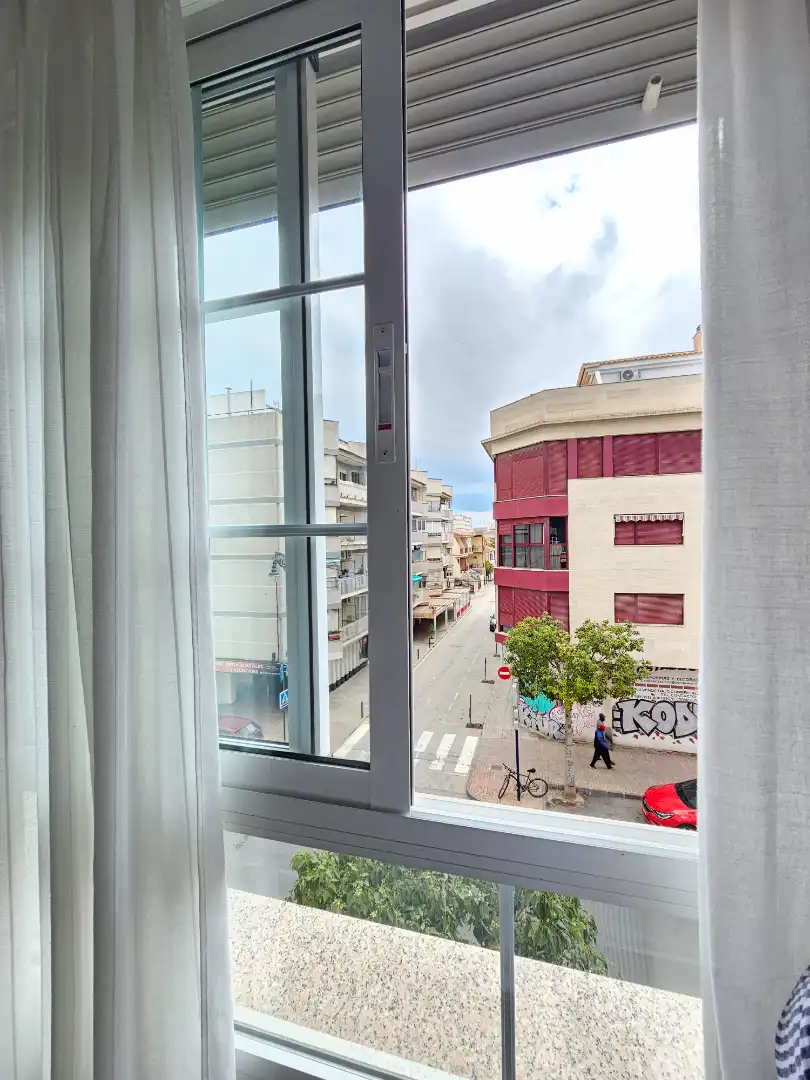 Außenansicht von Wohnungen zur Miete in San Pedro del Pinatar mit Klimaanlage, Heizung und Terrasse