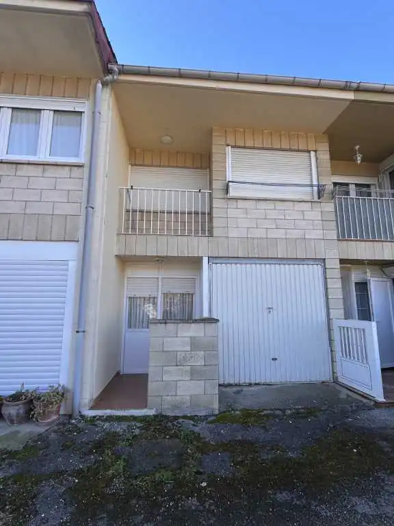 Vista exterior de Dúplex en venta en Bárcena de Pie de Concha con Calefacción, Trastero y Amueblado