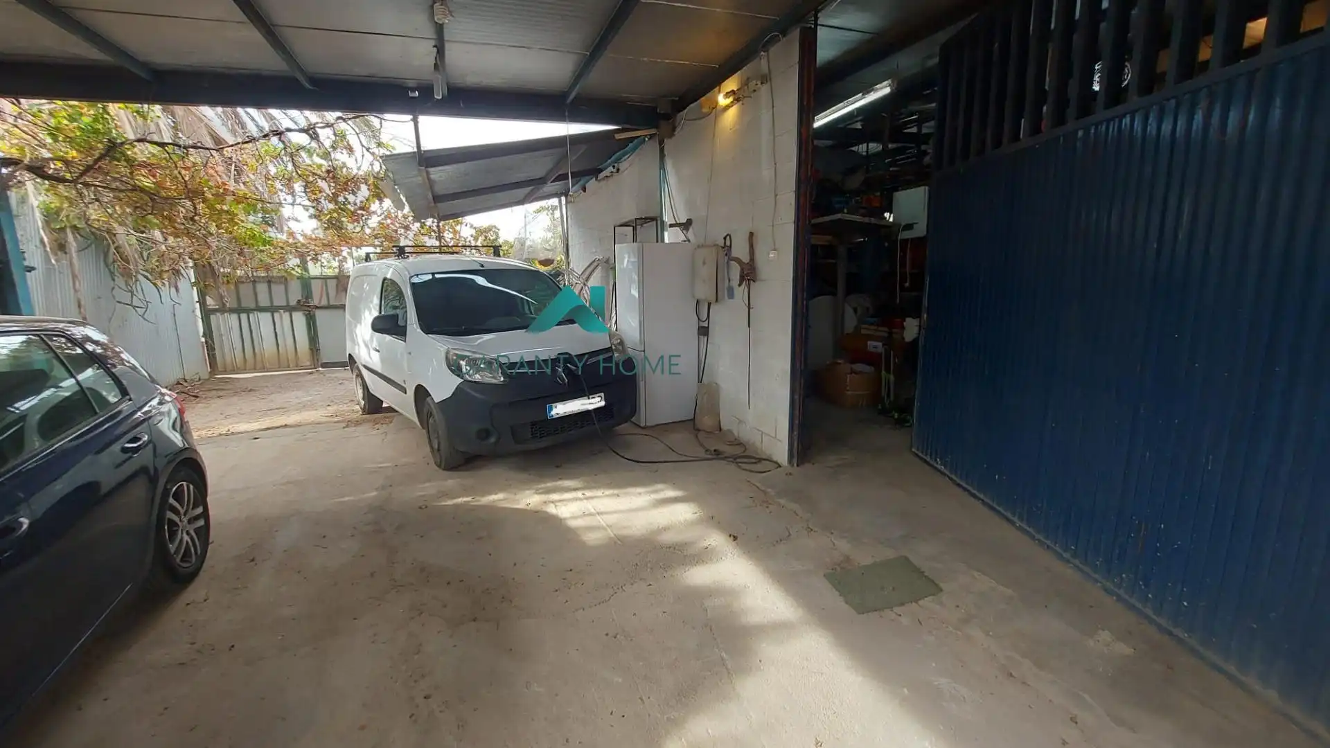 Aparcament de Casa o xalet en venda en Dos Hermanas amb Aire condicionat, Jardí privat i Traster