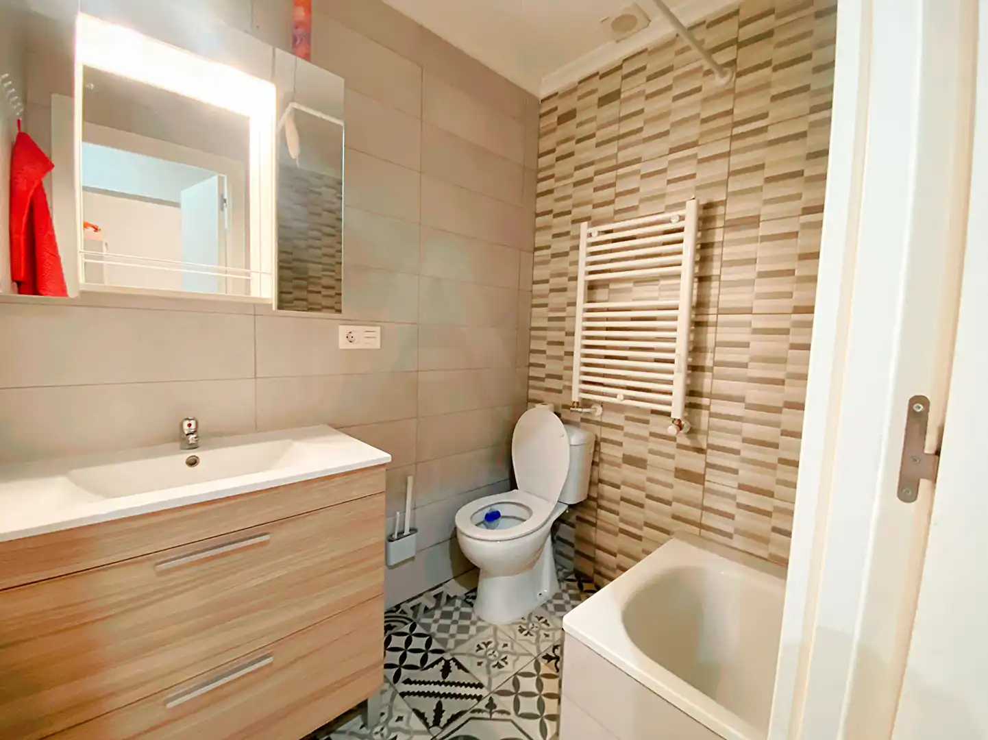 Bathroom of Flat for sale in Langreo  with Air Conditioner and Heating