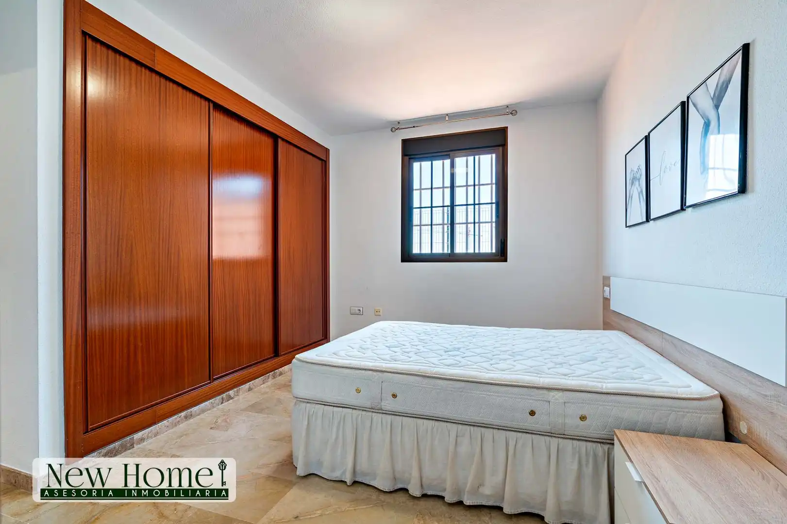 Schlafzimmer von Dachboden zum Verkauf in Roquetas de Mar mit Klimaanlage, Terrasse und Gemeinschaftspool