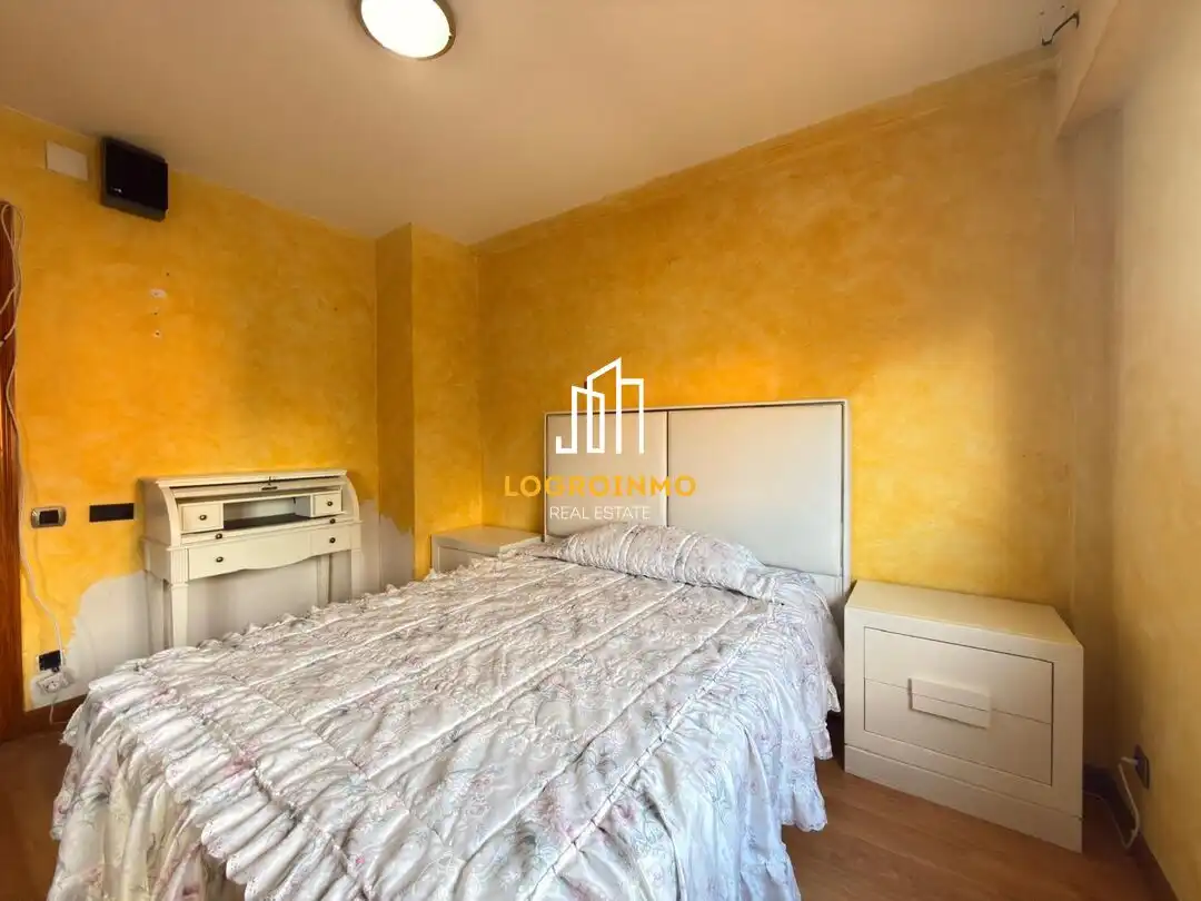 Bedroom of Detached homes for sale in  Logroño  with Heating, Private garden and Terrace