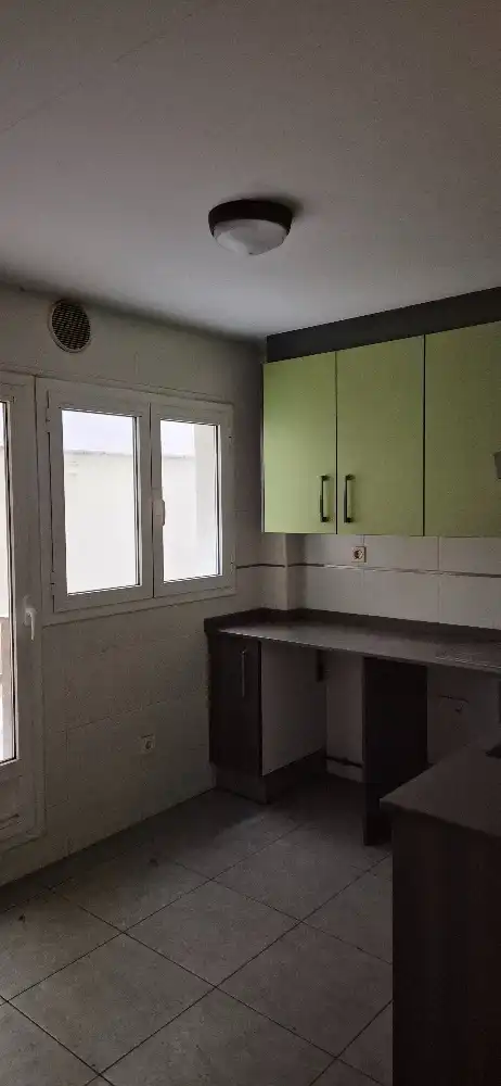 Cocina de Piso en venta en Almansa con Calefacción y Balcón