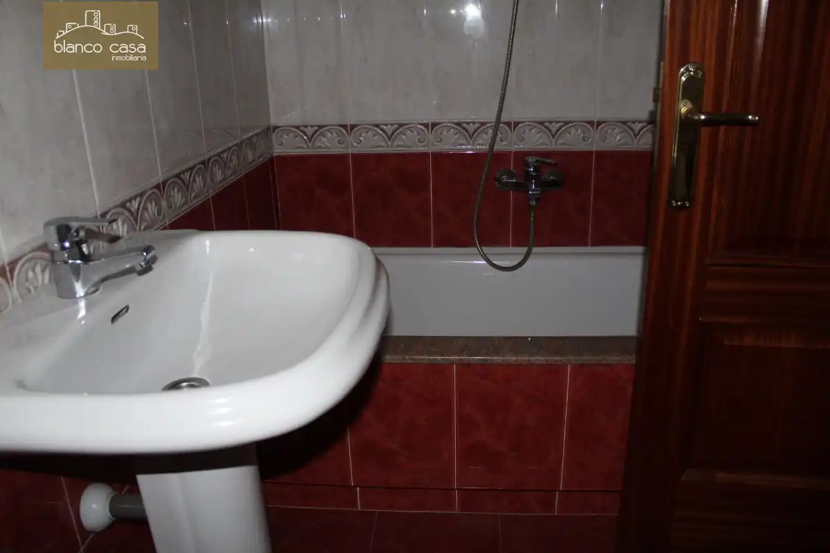 Office space with lift to rent in Carballo, imagen 16